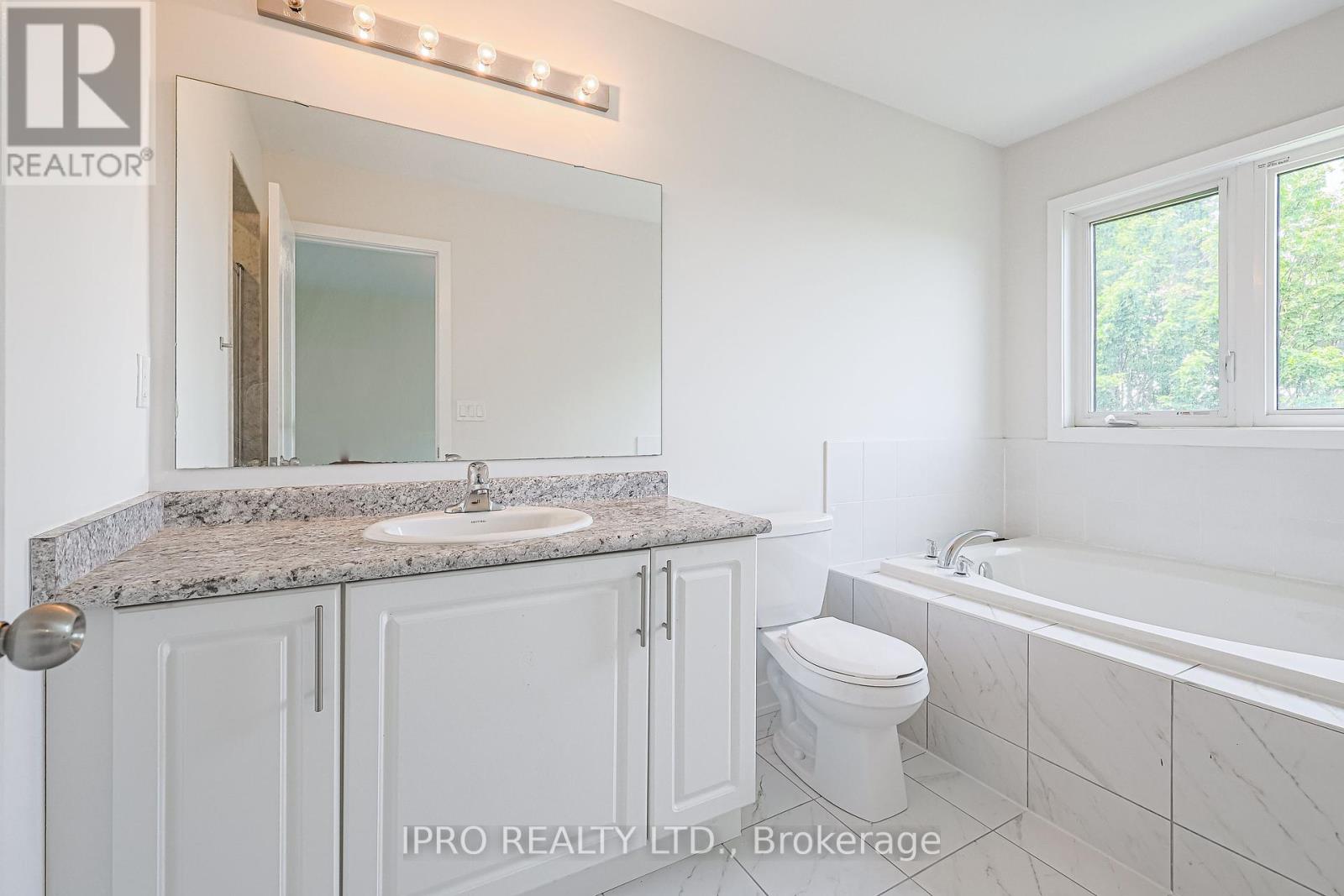 906 Kicking Horse Path, Oshawa, Ontario  L1J 0B4 - Photo 13 - E12198965