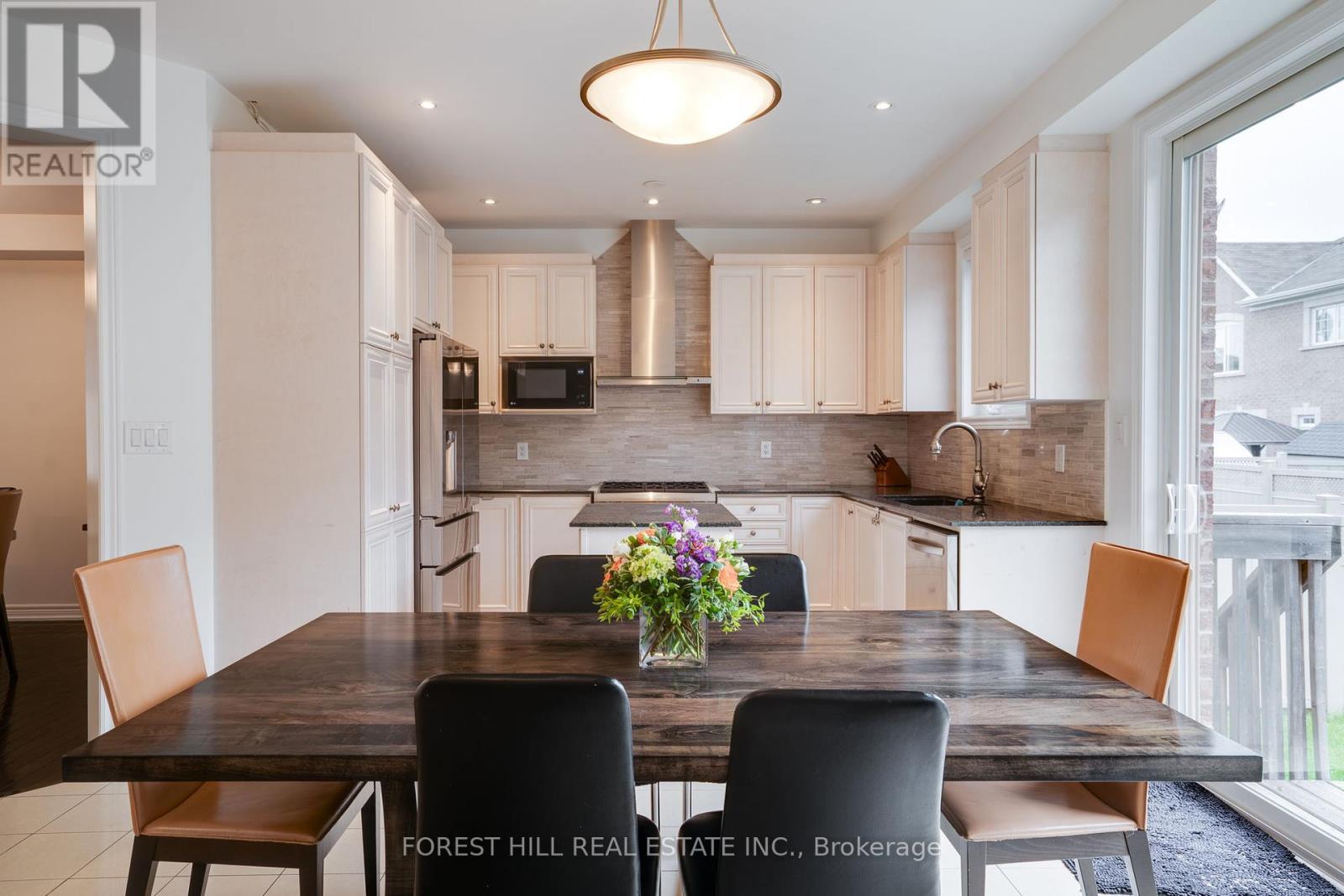 127 Rumsey Road, Vaughan (Patterson), Ontario  L6A 0W5 - Photo 6 - N12210737