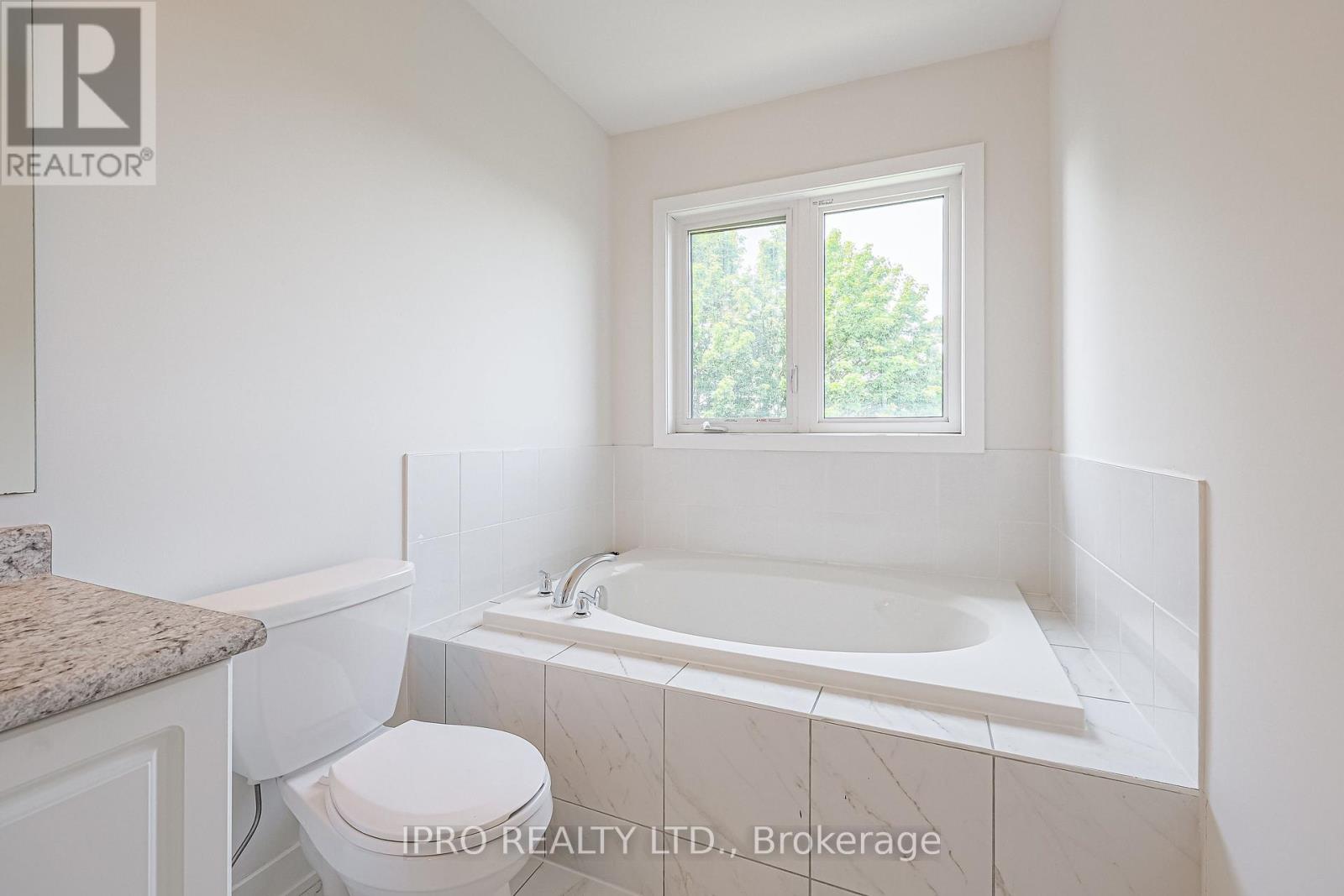 906 Kicking Horse Path, Oshawa, Ontario  L1J 0B4 - Photo 14 - E12198965