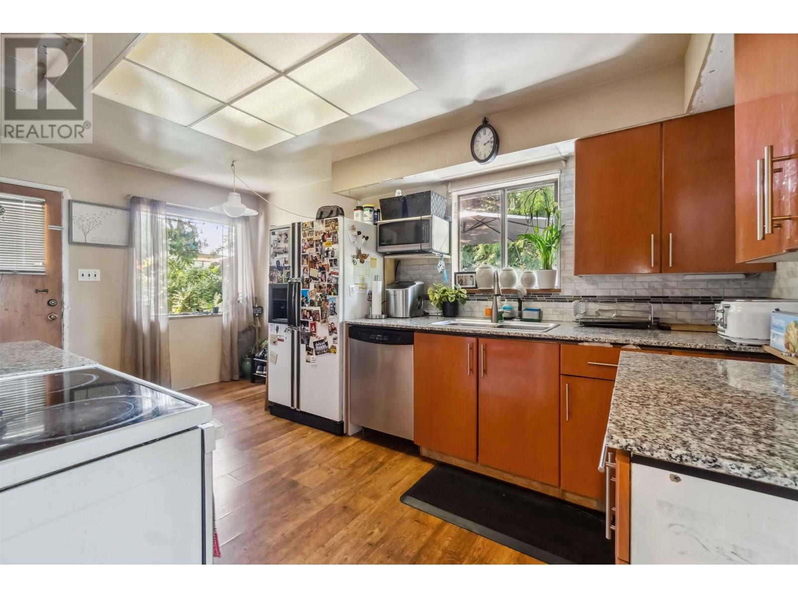 6259 Canada Way, Burnaby, British Columbia  V5E 3P1 - Photo 5 - R3013294
