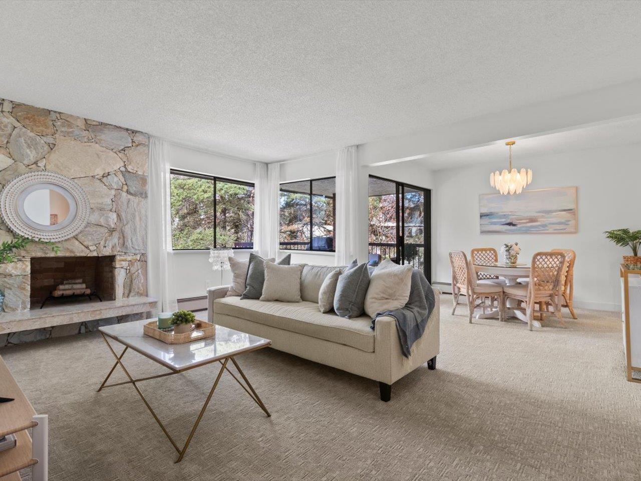 302 1379 MERKLIN STREET, White Rock, British Columbia