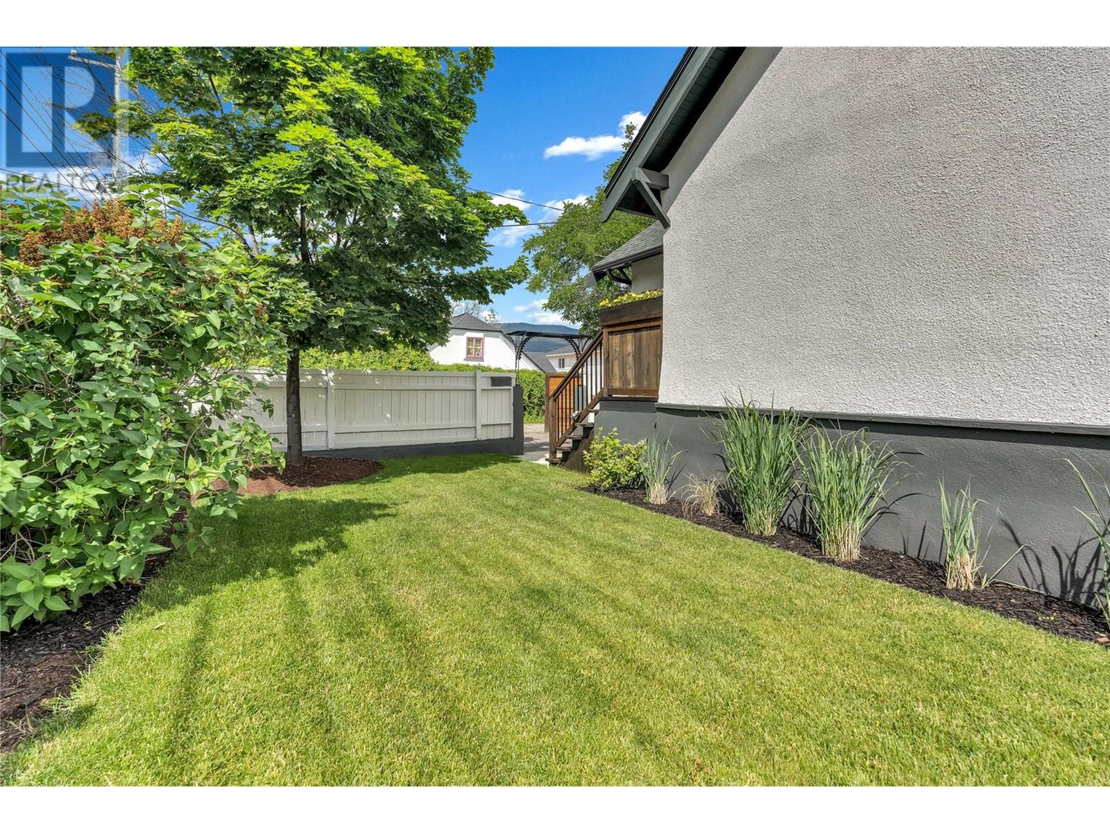 351 Eckhardt Avenue E, Penticton, British Columbia  V2A 1Z7 - Photo 3 - 10351693