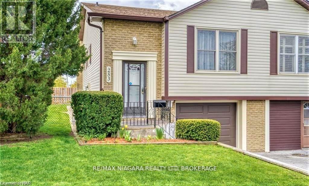 253 St Augustine Drive, St. Catharines (Secord Woods), Ontario  L2P 3L9 - Photo 3 - X12211064