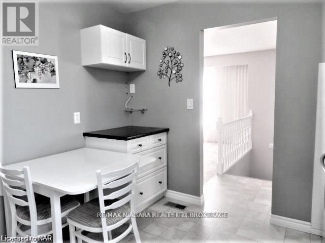 253 St Augustine Drive, St. Catharines (Secord Woods), Ontario  L2P 3L9 - Photo 8 - X12211064
