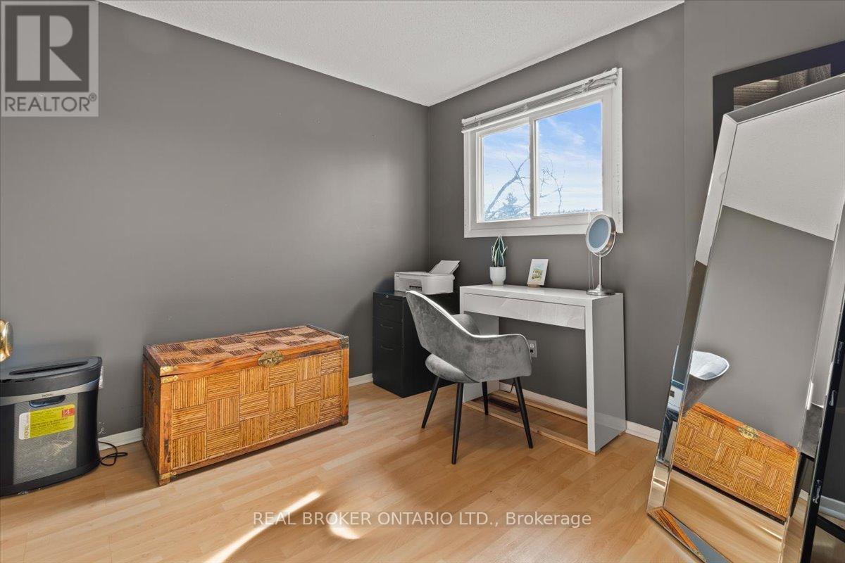 2257 Silverbirch Court, Burlington, Ontario  L7M 3H2 - Photo 18 - W12196186