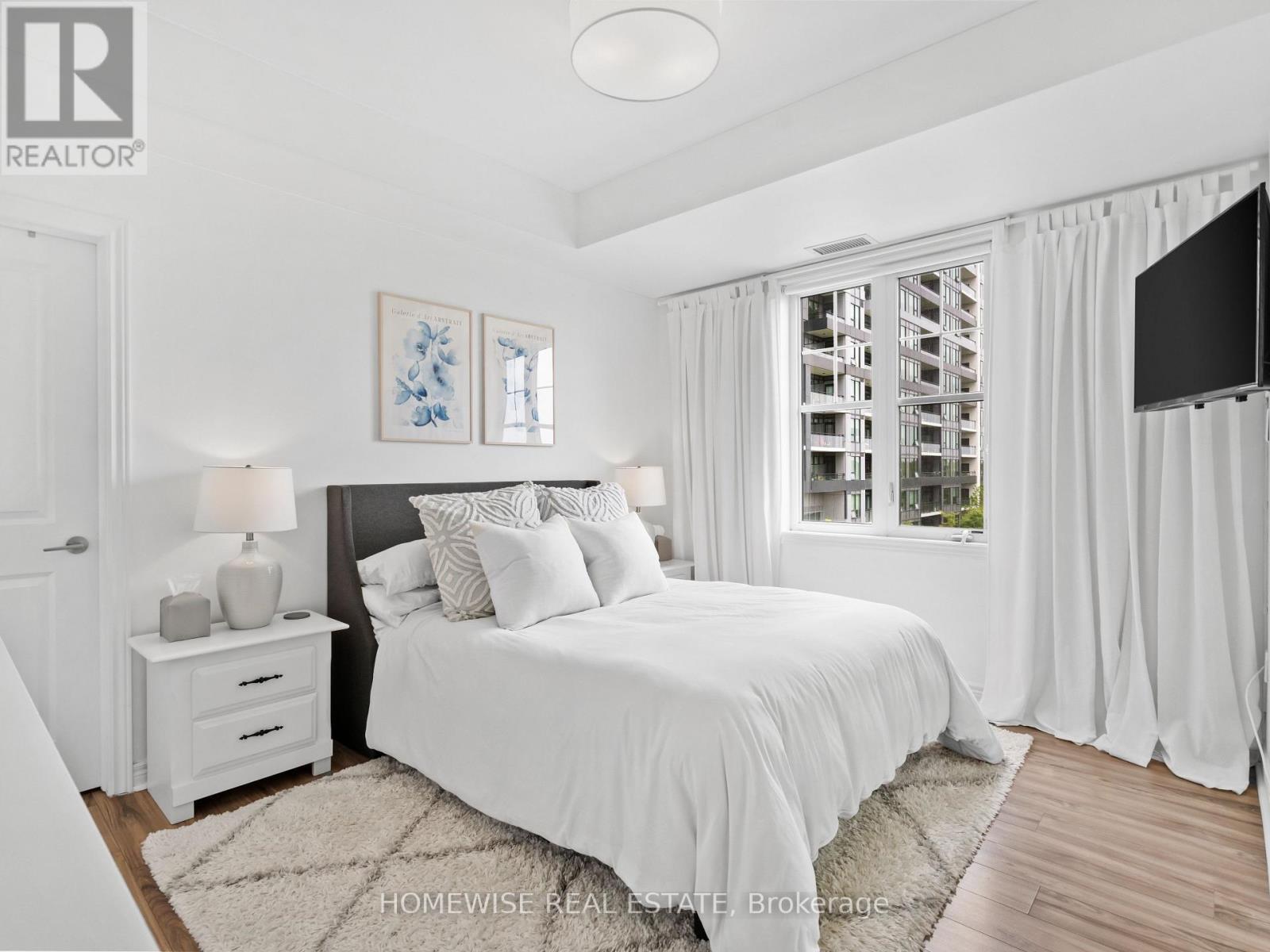 304 - 2338 Taunton Road, Oakville, Ontario  L6H 0L3 - Photo 4 - W12203144