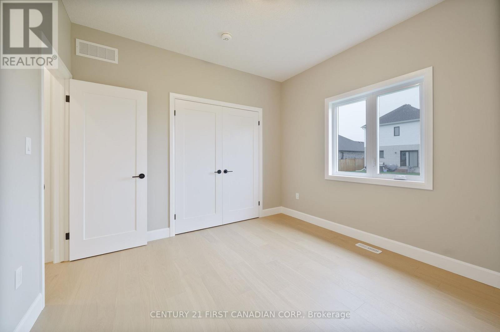 482 Julianna Court, Plympton-Wyoming, Ontario  N0N 1T0 - Photo 21 - X12178306