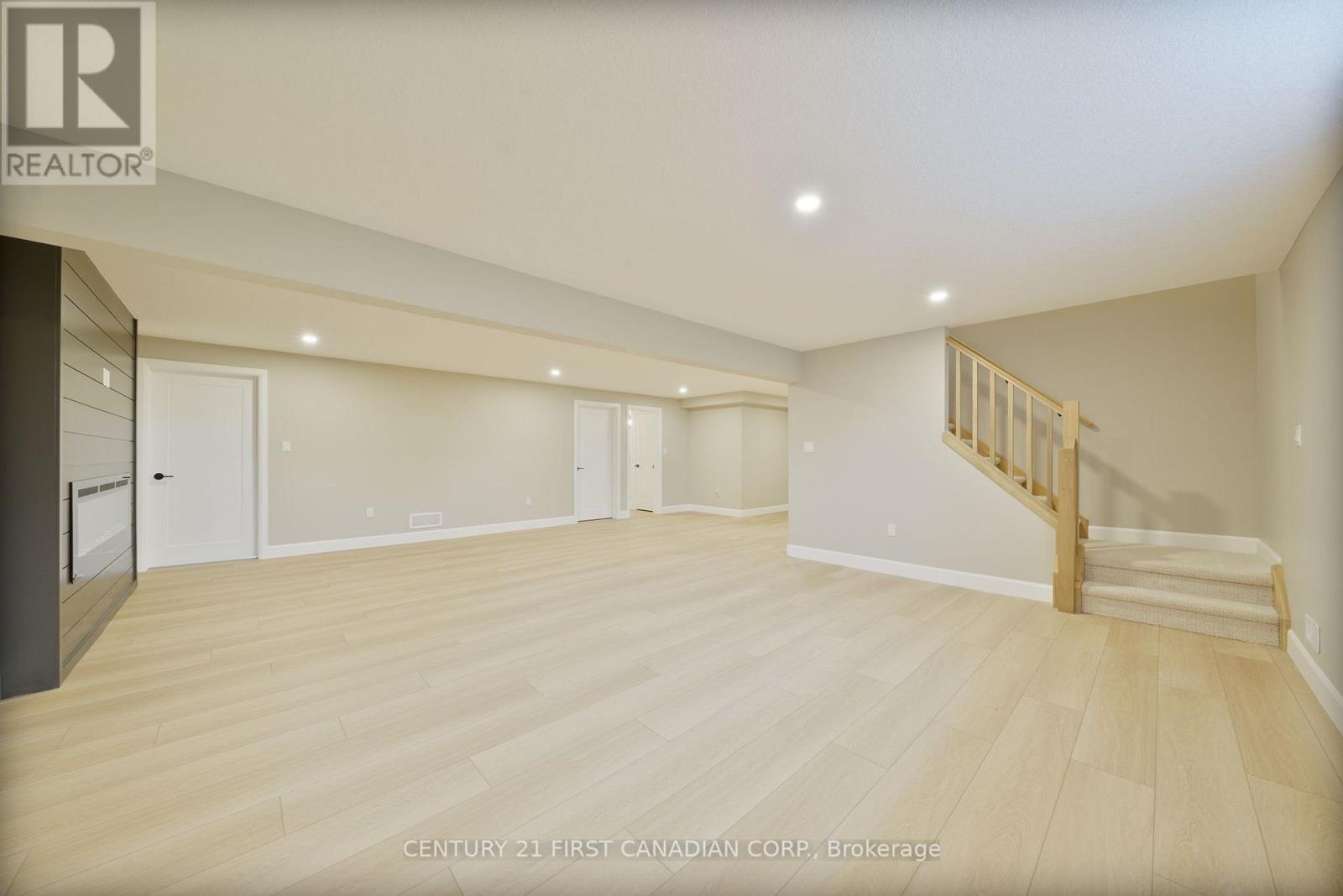 482 Julianna Court, Plympton-Wyoming, Ontario  N0N 1T0 - Photo 32 - X12178306