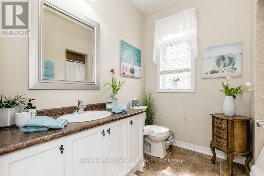 4 Broadpoint Street, Wasaga Beach, Ontario  L9Z 3B8 - Photo 16 - S12211090
