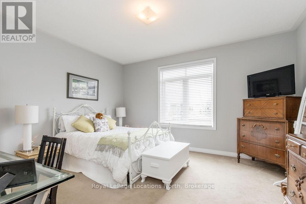 4 Broadpoint Street, Wasaga Beach, Ontario  L9Z 3B8 - Photo 17 - S12211090