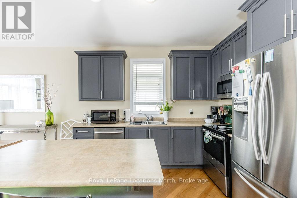4 Broadpoint Street, Wasaga Beach, Ontario  L9Z 3B8 - Photo 6 - S12211090