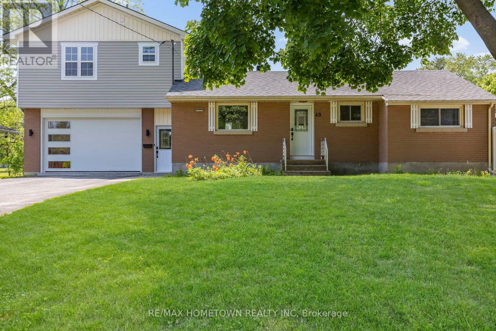 49 Fairway Crescent, Brockville, Ontario  K6V 3V1 - Photo 3 - X12211014