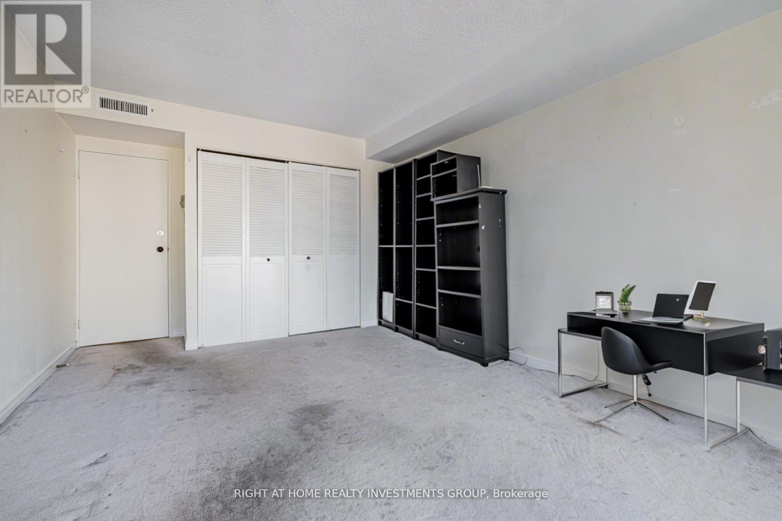 1910 - 65 Harbour Square, Toronto, Ontario  M5J 2L4 - Photo 14 - C12118319