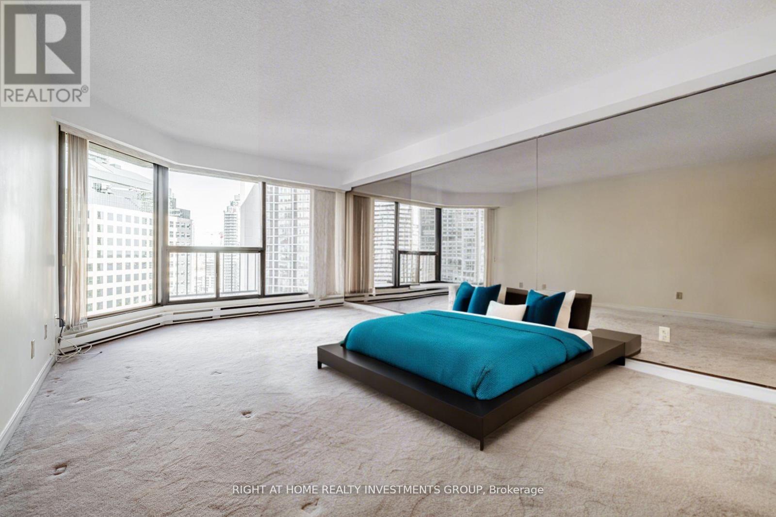 1910 - 65 Harbour Square, Toronto, Ontario  M5J 2L4 - Photo 11 - C12118319