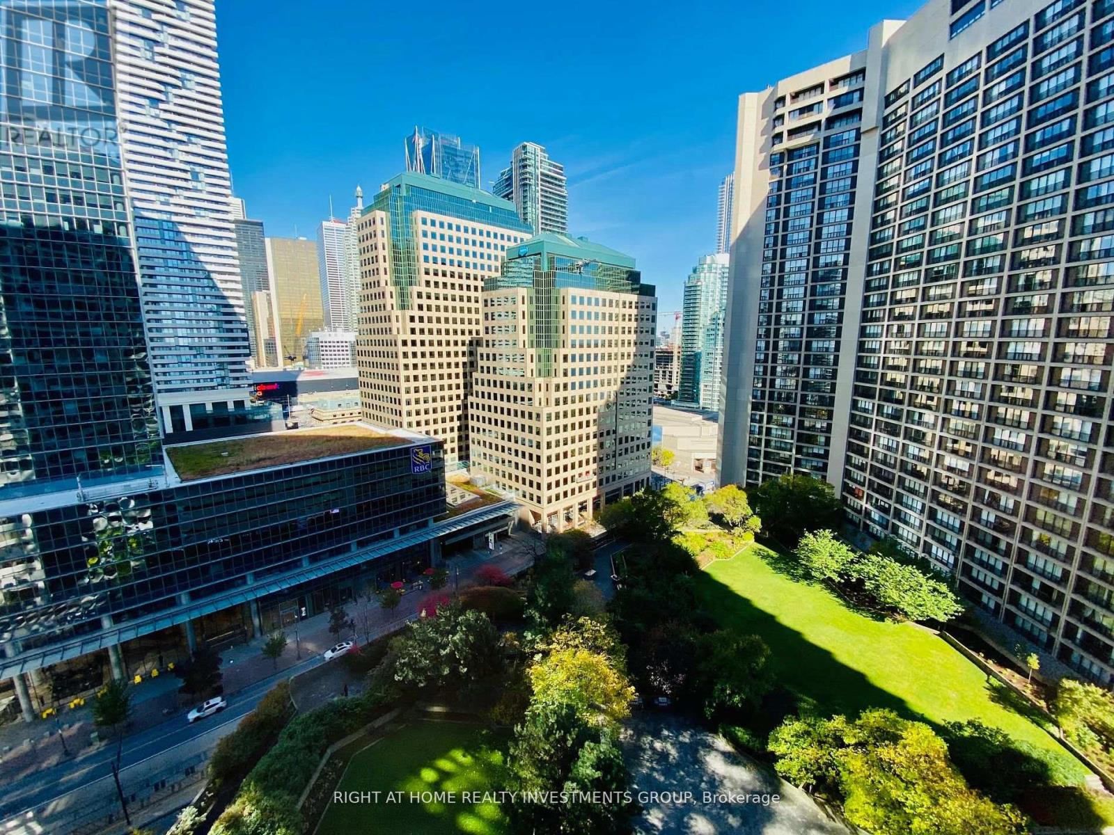 1910 - 65 Harbour Square, Toronto, Ontario  M5J 2L4 - Photo 23 - C12118319