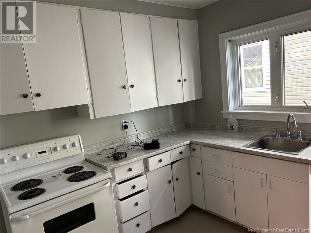 285 St George, Bathurst, New Brunswick  E2A 1B8 - Photo 4 - NB120425