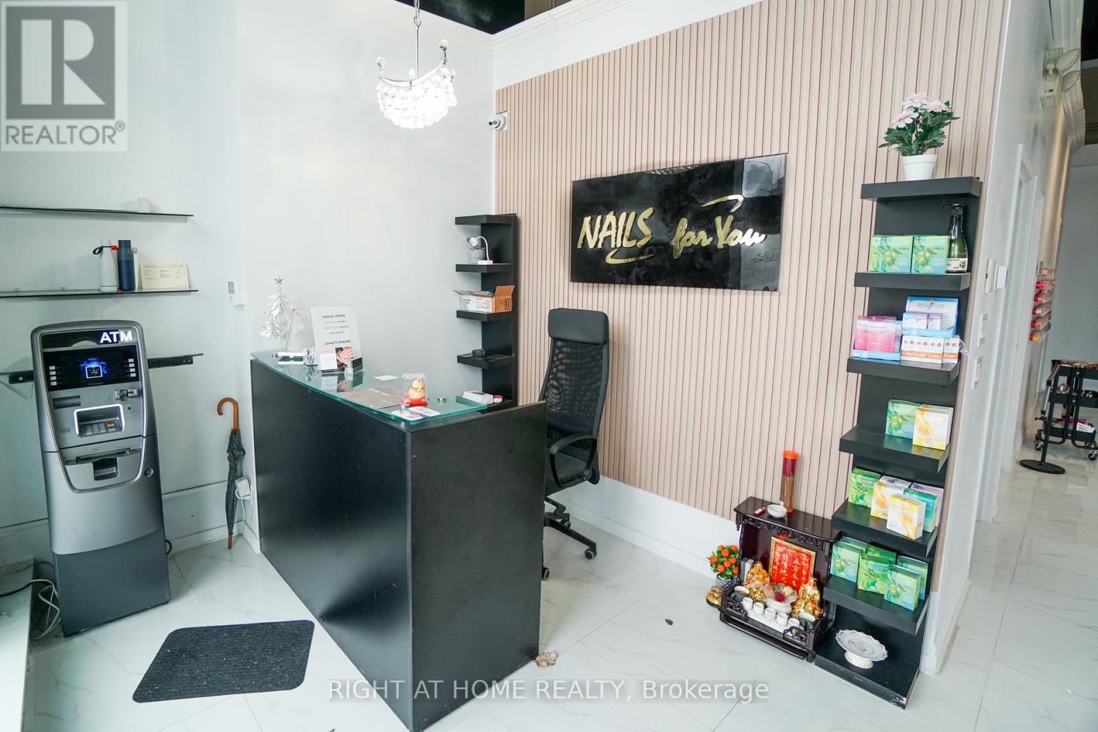 8 - 4188 Living Arts Drive, Mississauga (City Centre), Ontario  L5B 0H7 - Photo 3 - W12054492