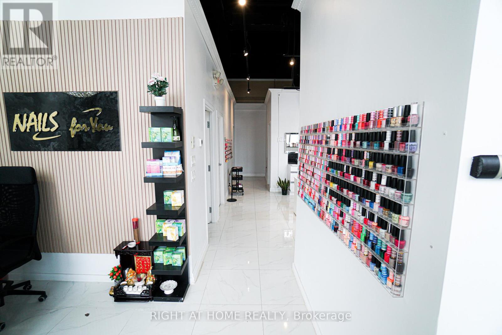 8 - 4188 Living Arts Drive, Mississauga (City Centre), Ontario  L5B 0H7 - Photo 4 - W12054492