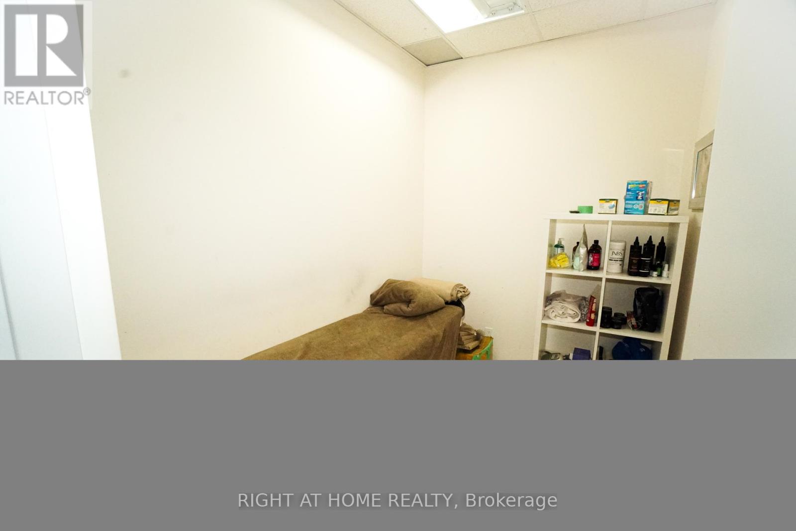 8 - 4188 Living Arts Drive, Mississauga (City Centre), Ontario  L5B 0H7 - Photo 9 - W12054492