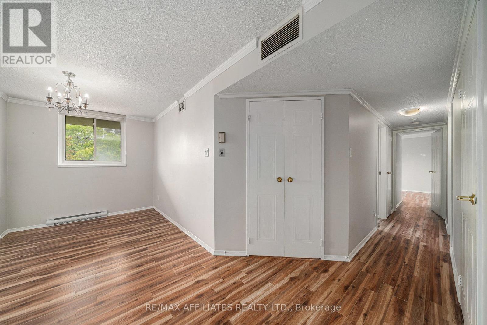 211 - 1705 Playfair Drive, Ottawa, Ontario  K1H 8P6 - Photo 12 - X12211010
