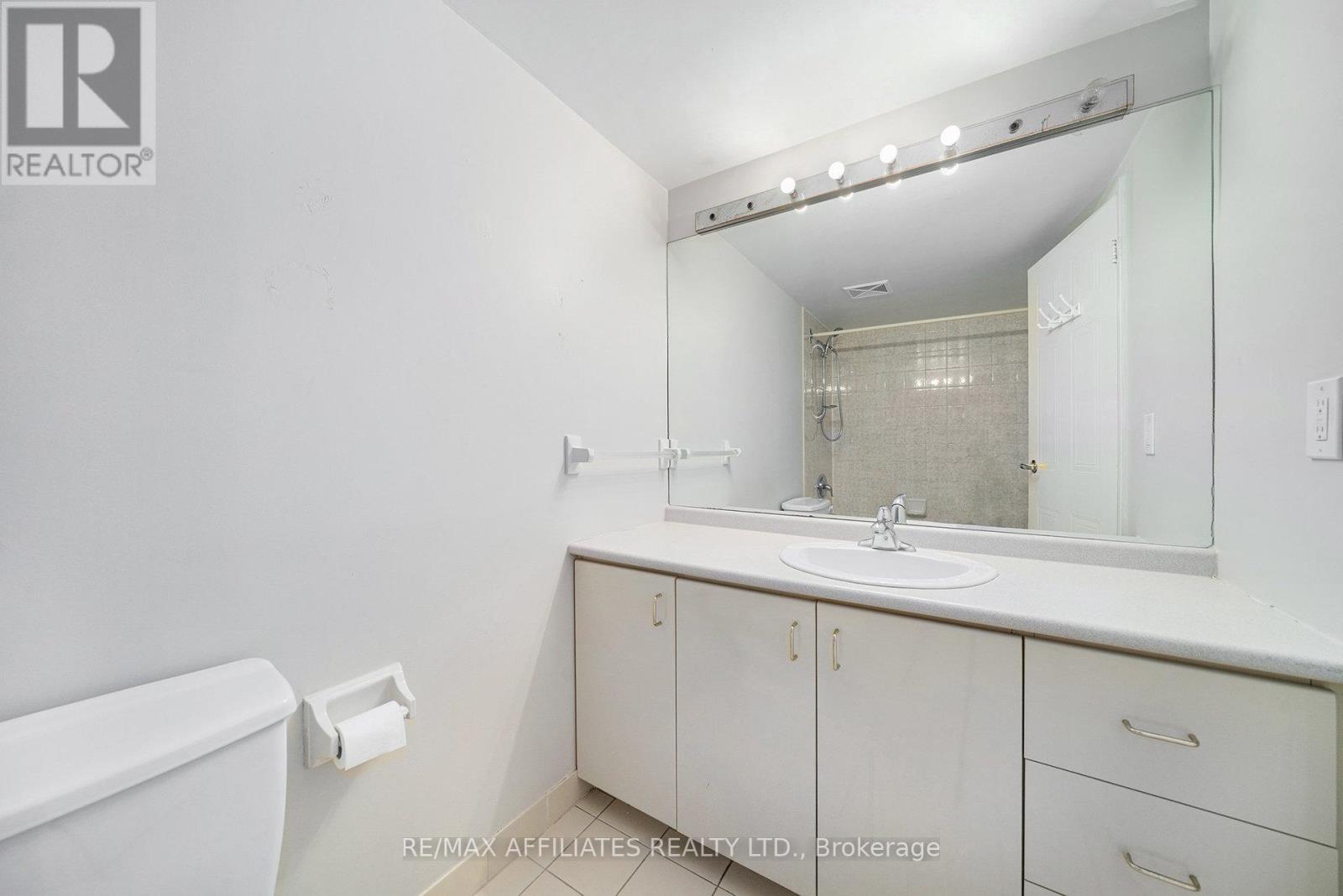 211 - 1705 Playfair Drive, Ottawa, Ontario  K1H 8P6 - Photo 14 - X12211010