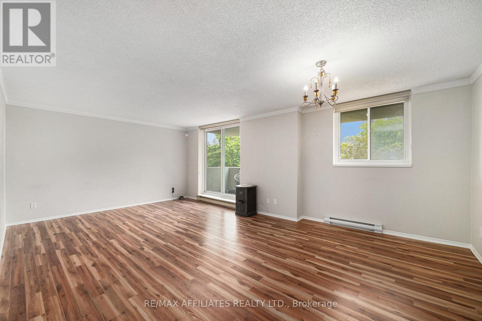 211 - 1705 Playfair Drive, Ottawa, Ontario  K1H 8P6 - Photo 4 - X12211010