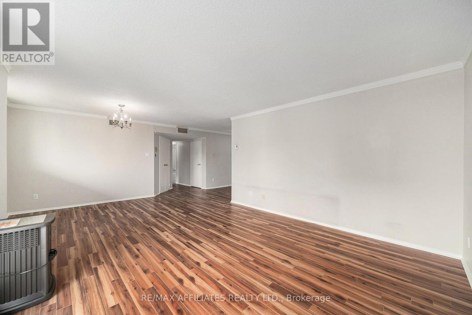 211 - 1705 Playfair Drive, Ottawa, Ontario  K1H 8P6 - Photo 5 - X12211010
