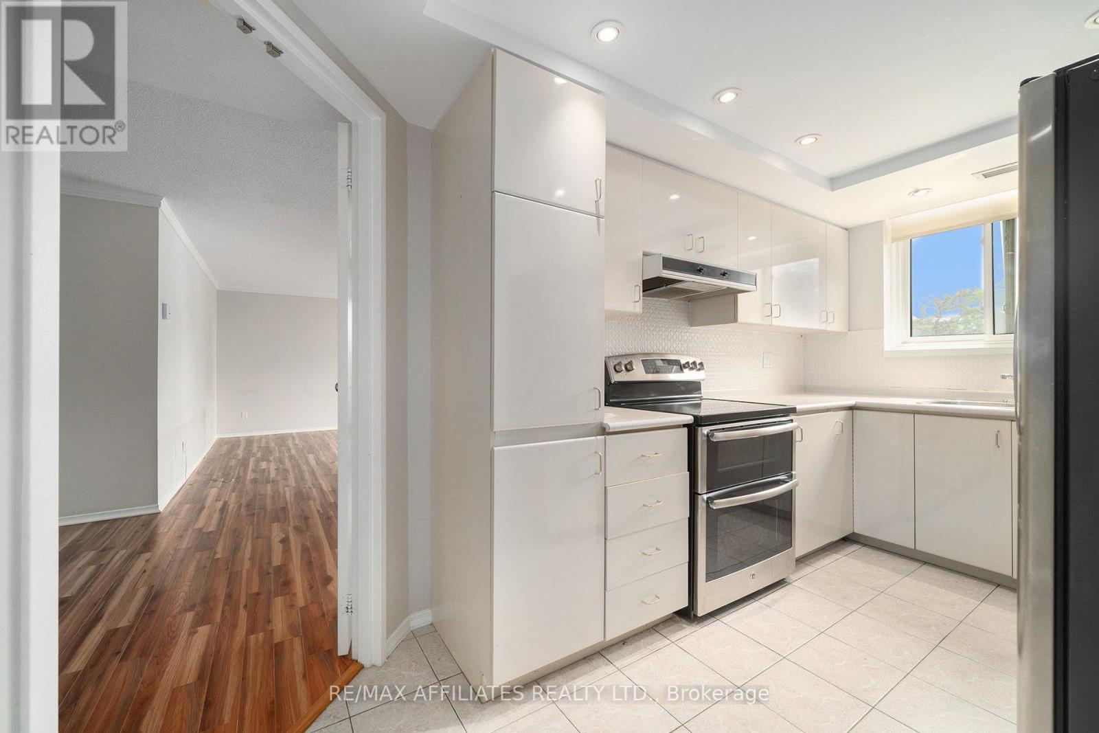 211 - 1705 Playfair Drive, Ottawa, Ontario  K1H 8P6 - Photo 6 - X12211010