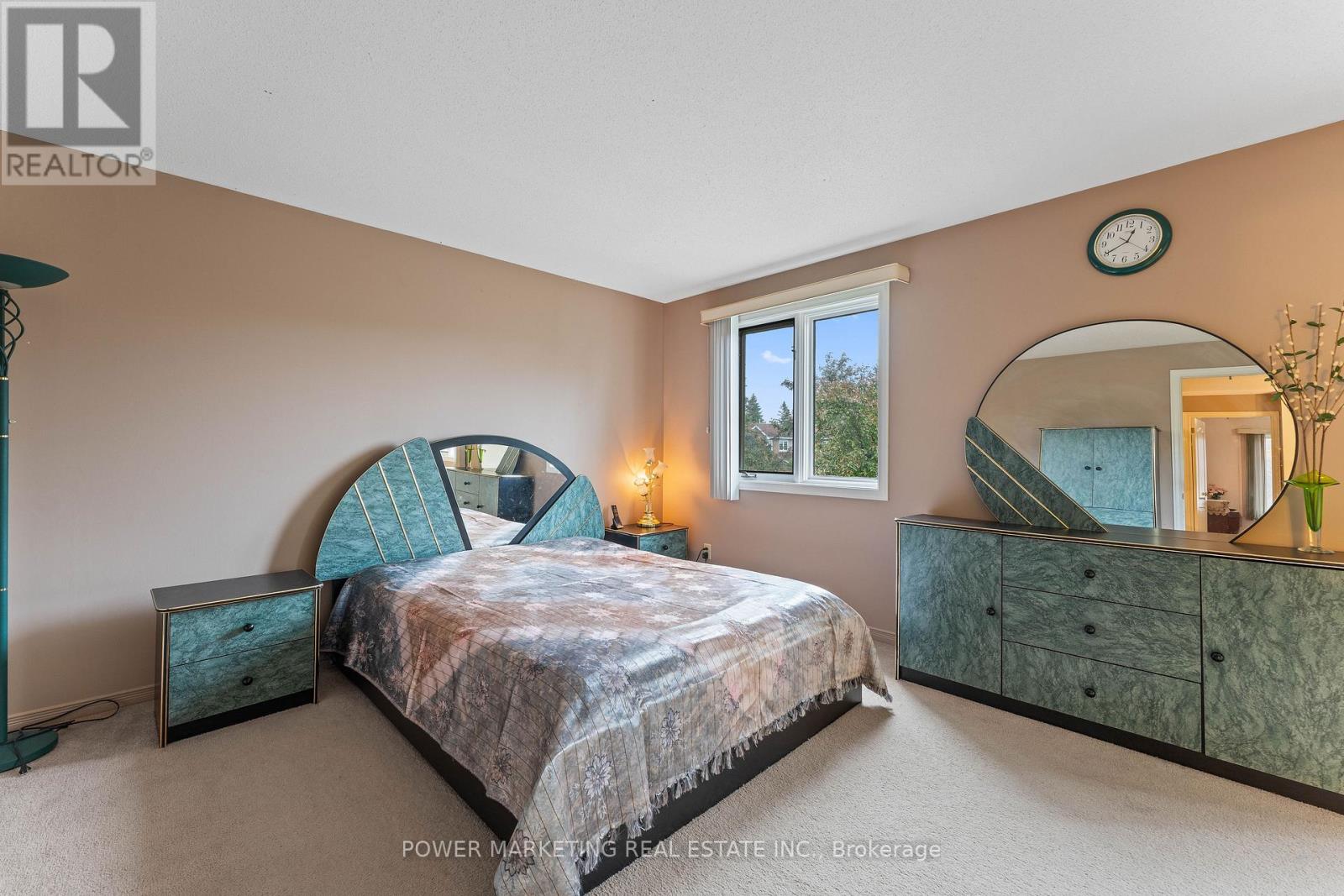 1954 Ashmont Street, Ottawa, Ontario  K1C 7B9 - Photo 13 - X12211012