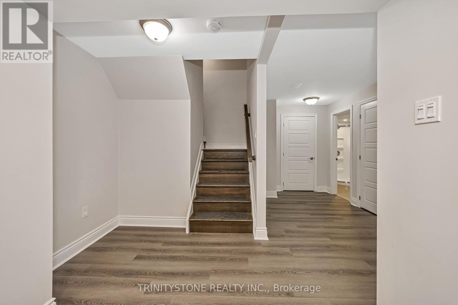 615 Parade Drive, Ottawa, Ontario  K2S 0Y7 - Photo 39 - X12211013