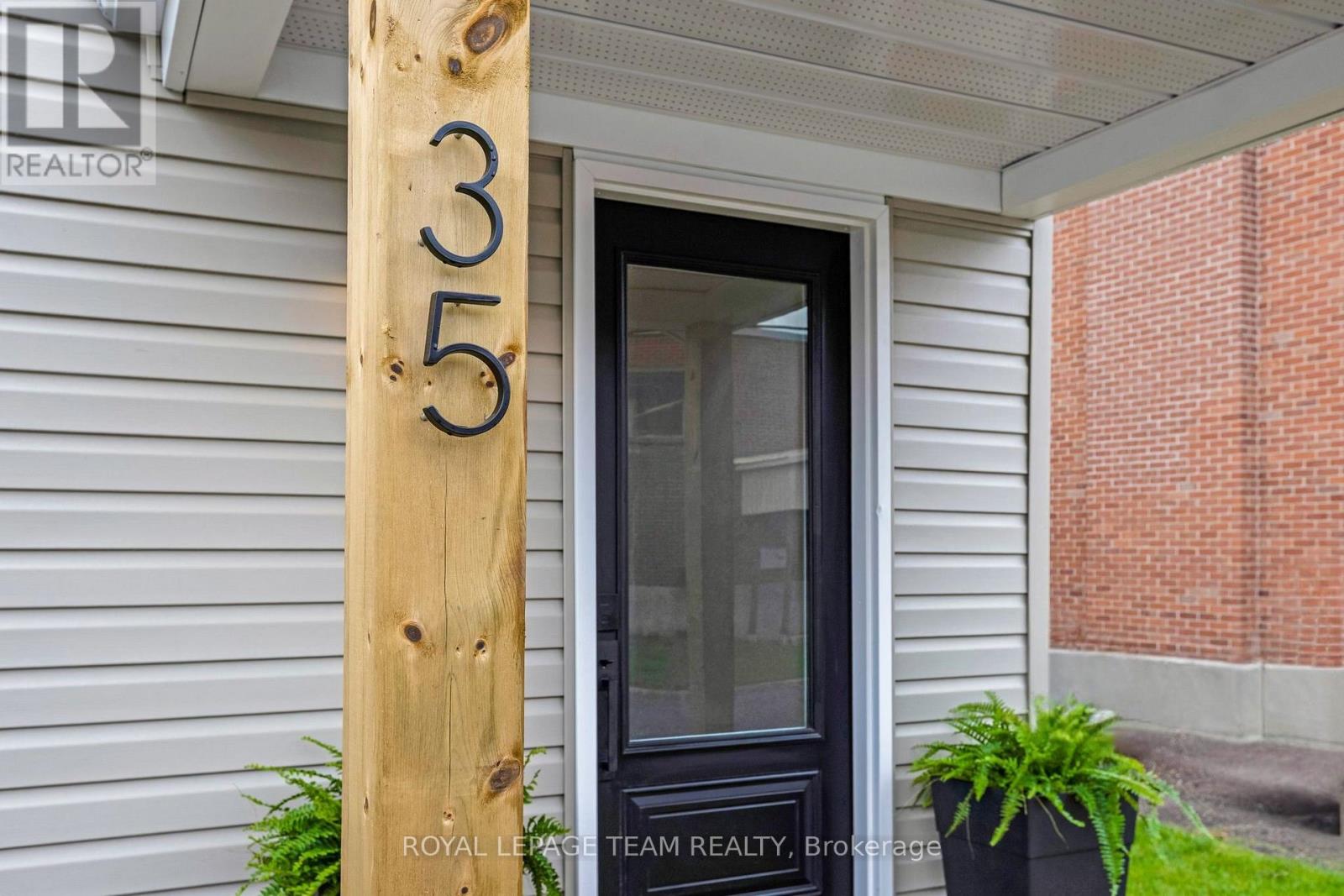 35 Edward Street S, Arnprior, Ontario  K7S 2X3 - Photo 2 - X12211077