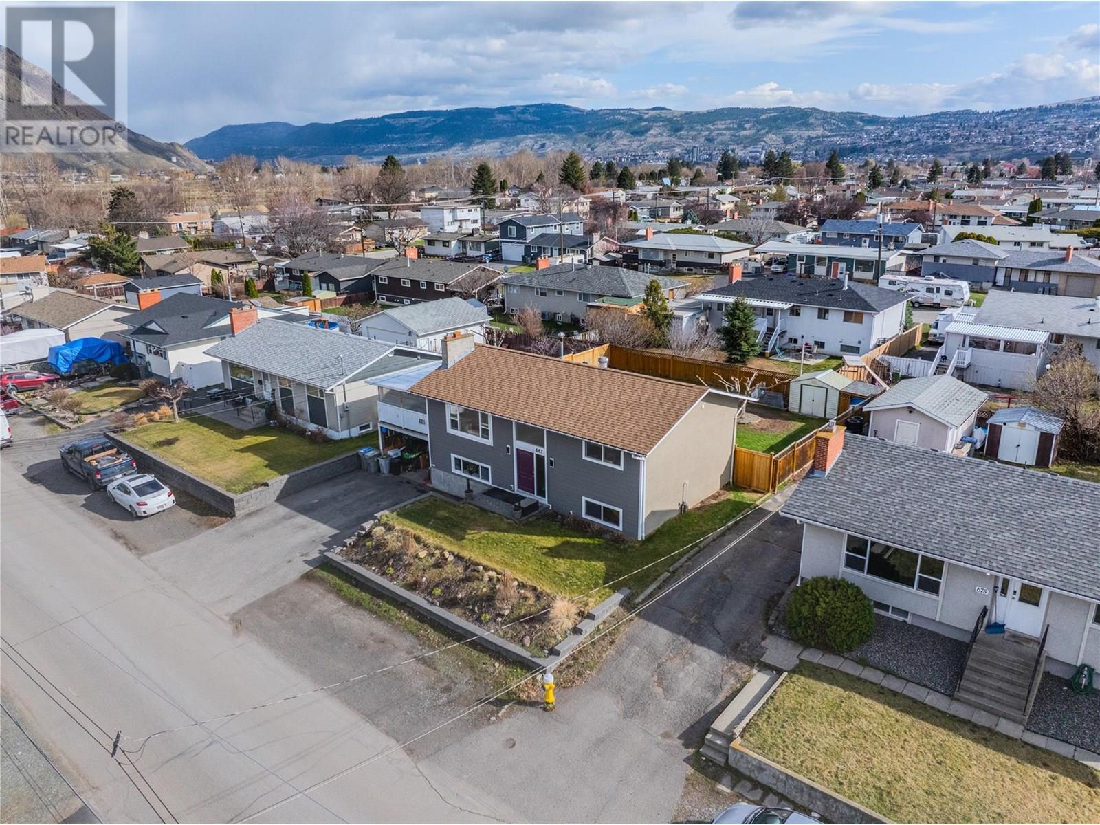 667 CUMBERLAND Avenue, Kamloops, British Columbia