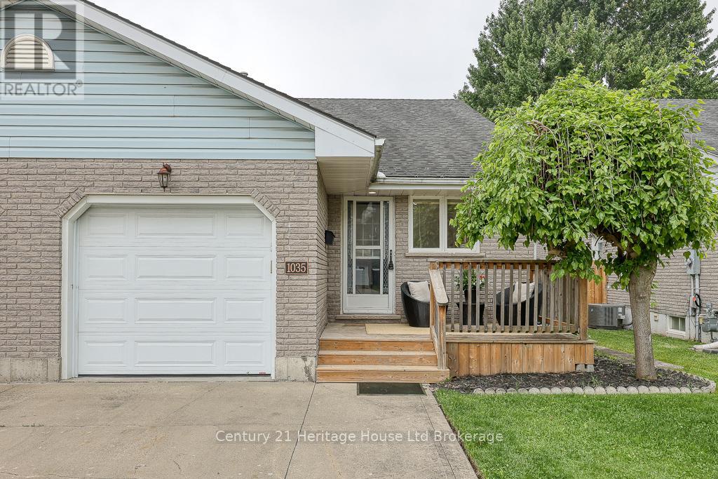 1035 Pearson Drive, Woodstock (Woodstock - North), Ontario  N4S 8V1 - Photo 2 - X12211050