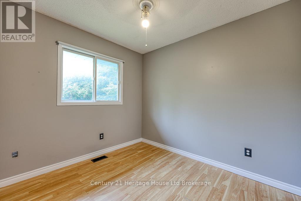 1035 Pearson Drive, Woodstock (Woodstock - North), Ontario  N4S 8V1 - Photo 24 - X12211050