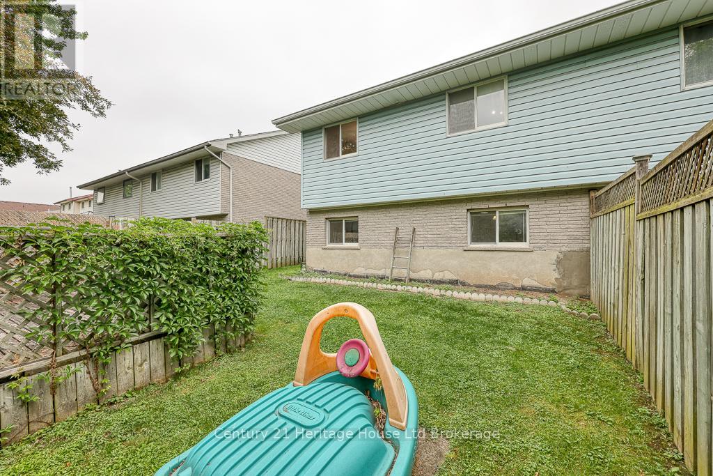 1035 Pearson Drive, Woodstock (Woodstock - North), Ontario  N4S 8V1 - Photo 40 - X12211050