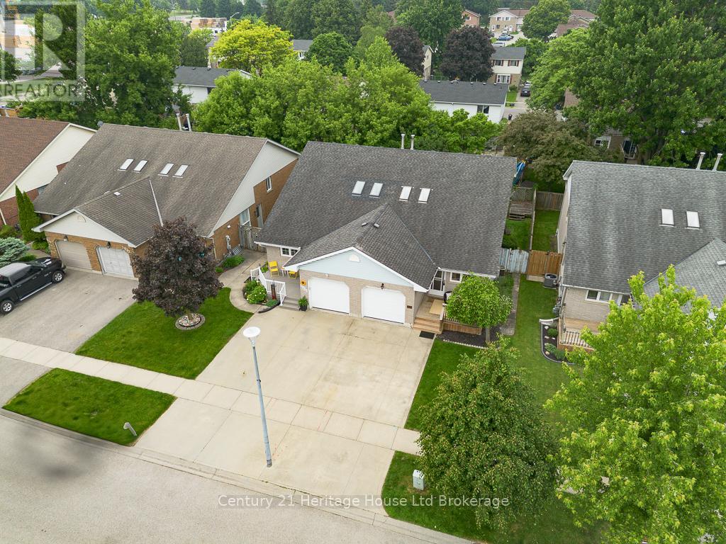 1035 Pearson Drive, Woodstock (Woodstock - North), Ontario  N4S 8V1 - Photo 43 - X12211050