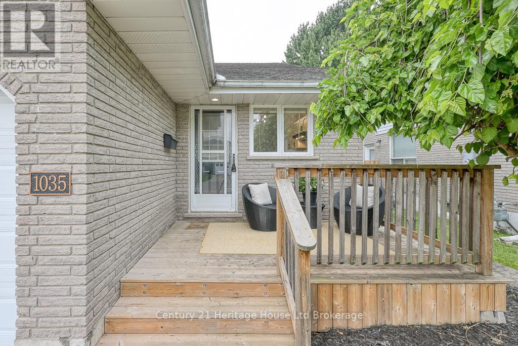 1035 Pearson Drive, Woodstock (Woodstock - North), Ontario  N4S 8V1 - Photo 5 - X12211050