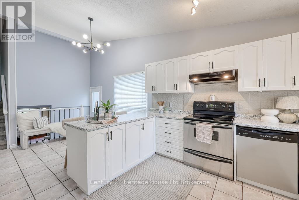 1035 Pearson Drive, Woodstock (Woodstock - North), Ontario  N4S 8V1 - Photo 8 - X12211050