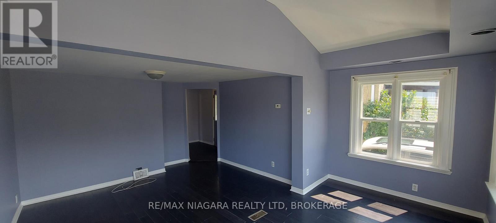 76 Sixth Street, Welland (Lincoln/crowland), Ontario  L3B 5A8 - Photo 10 - X12136895