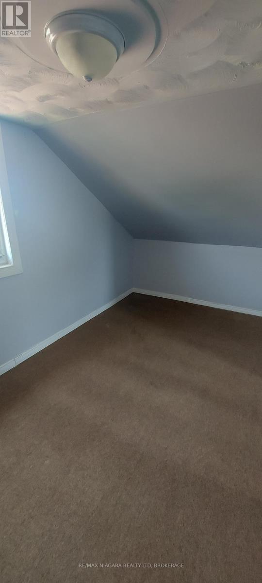 76 Sixth Street, Welland (Lincoln/crowland), Ontario  L3B 5A8 - Photo 32 - X12136895