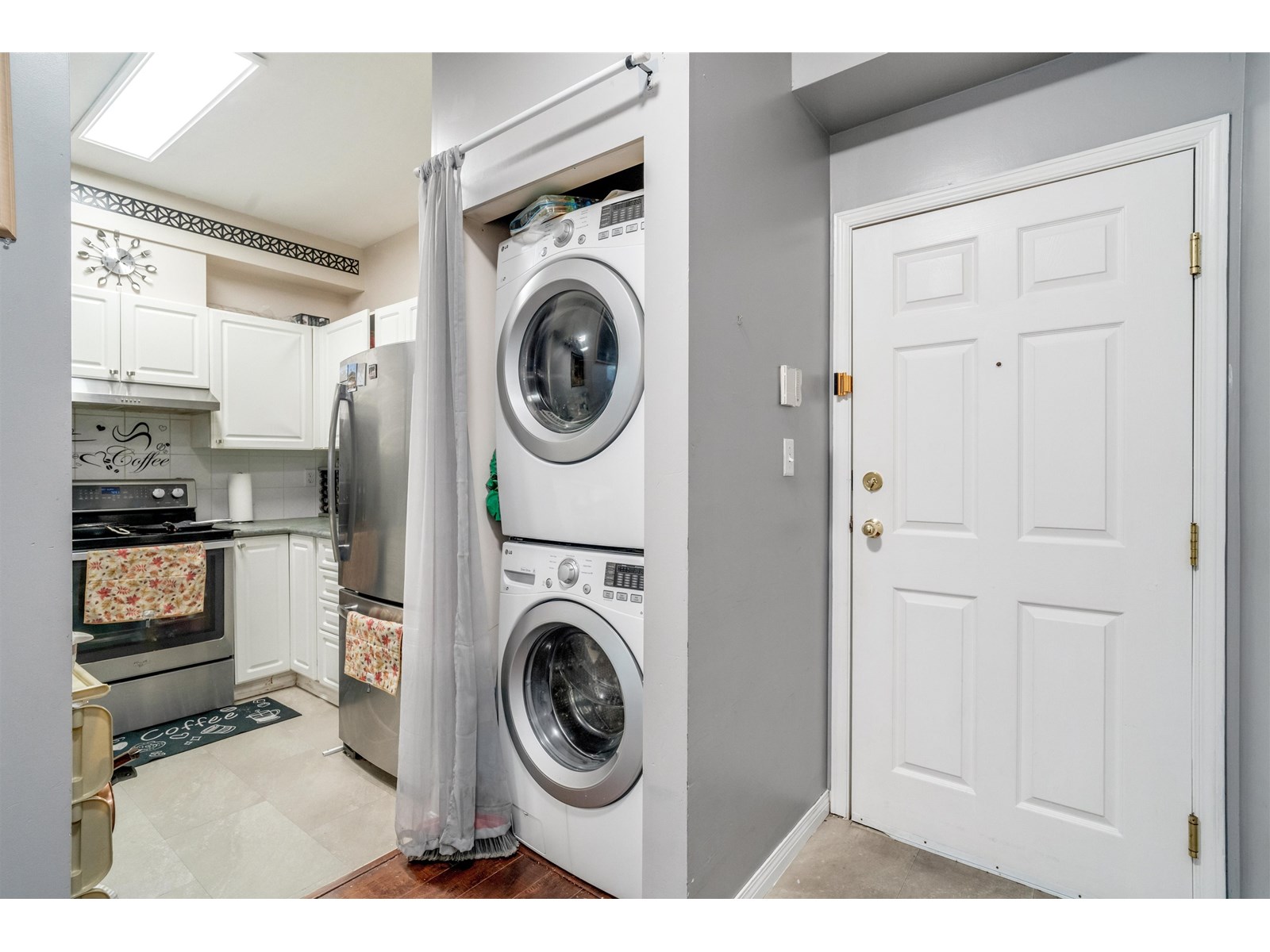 102 13727 74 Avenue, Surrey, British Columbia  V3W 0M7 - Photo 2 - R3013501