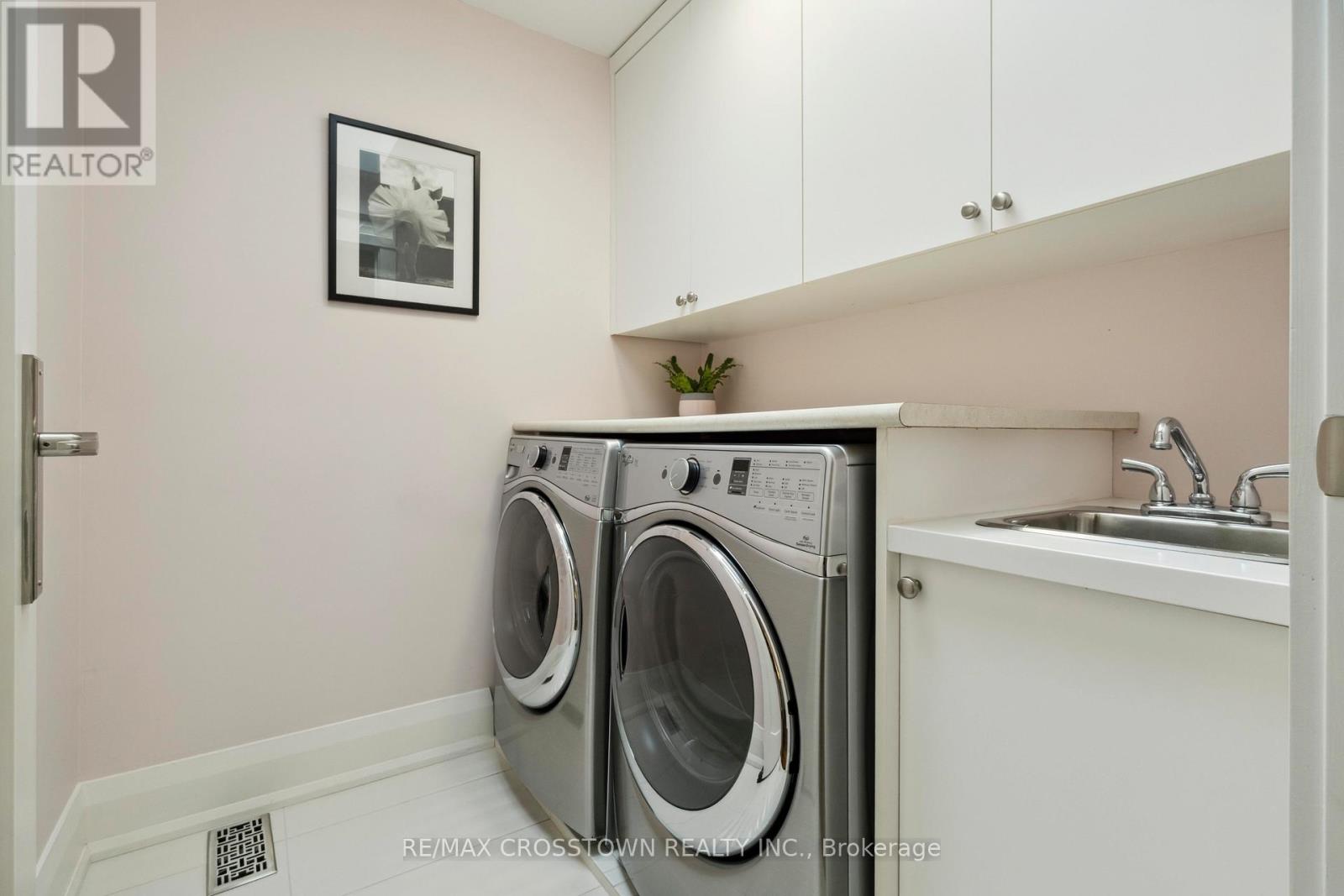 353 Briar Hill Avenue, Toronto, Ontario  M4R 1J3 - Photo 19 - C12207705