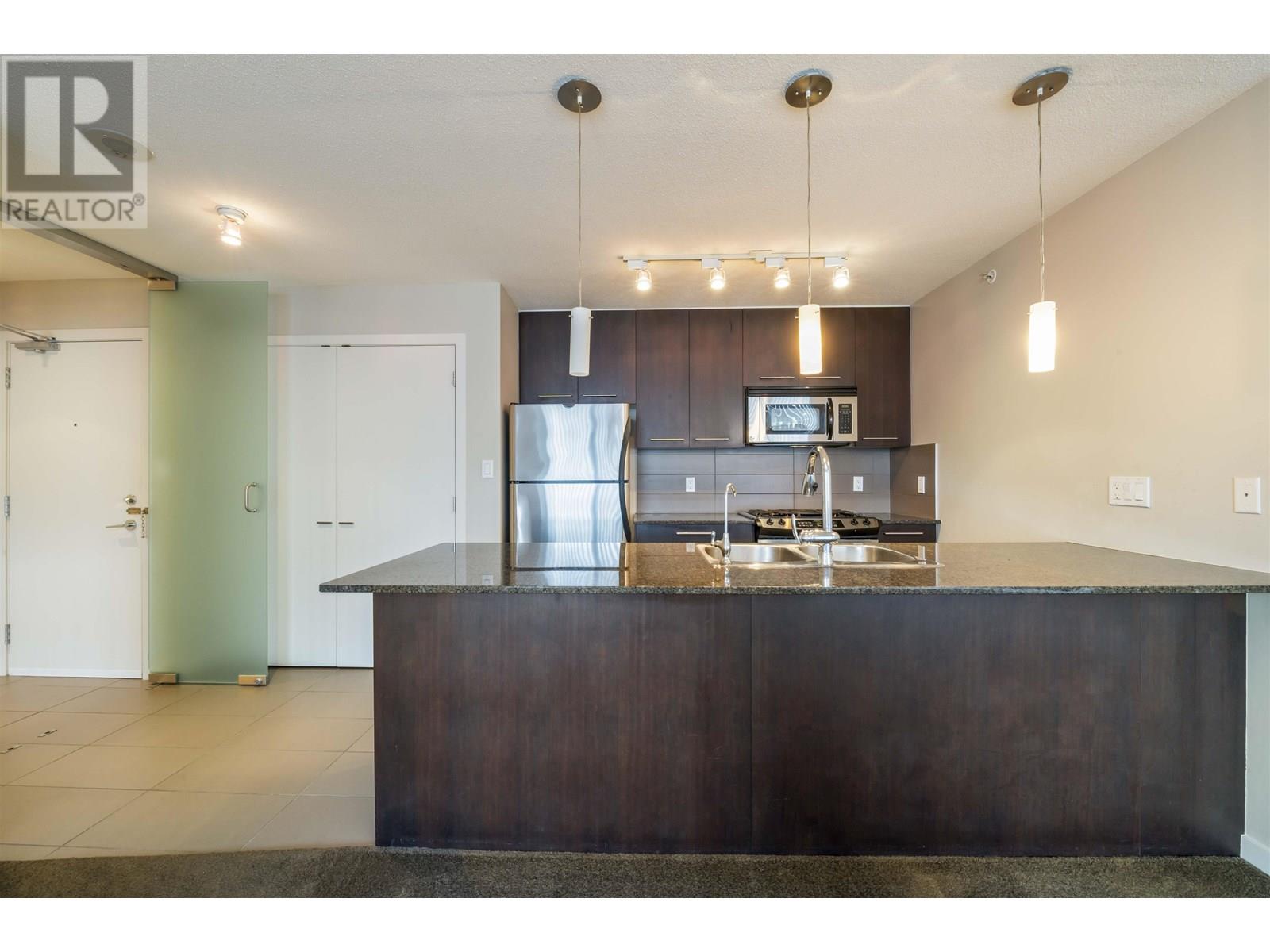501 2979 Glen Drive, Coquitlam, British Columbia  V3B 0B2 - Photo 9 - R3013813