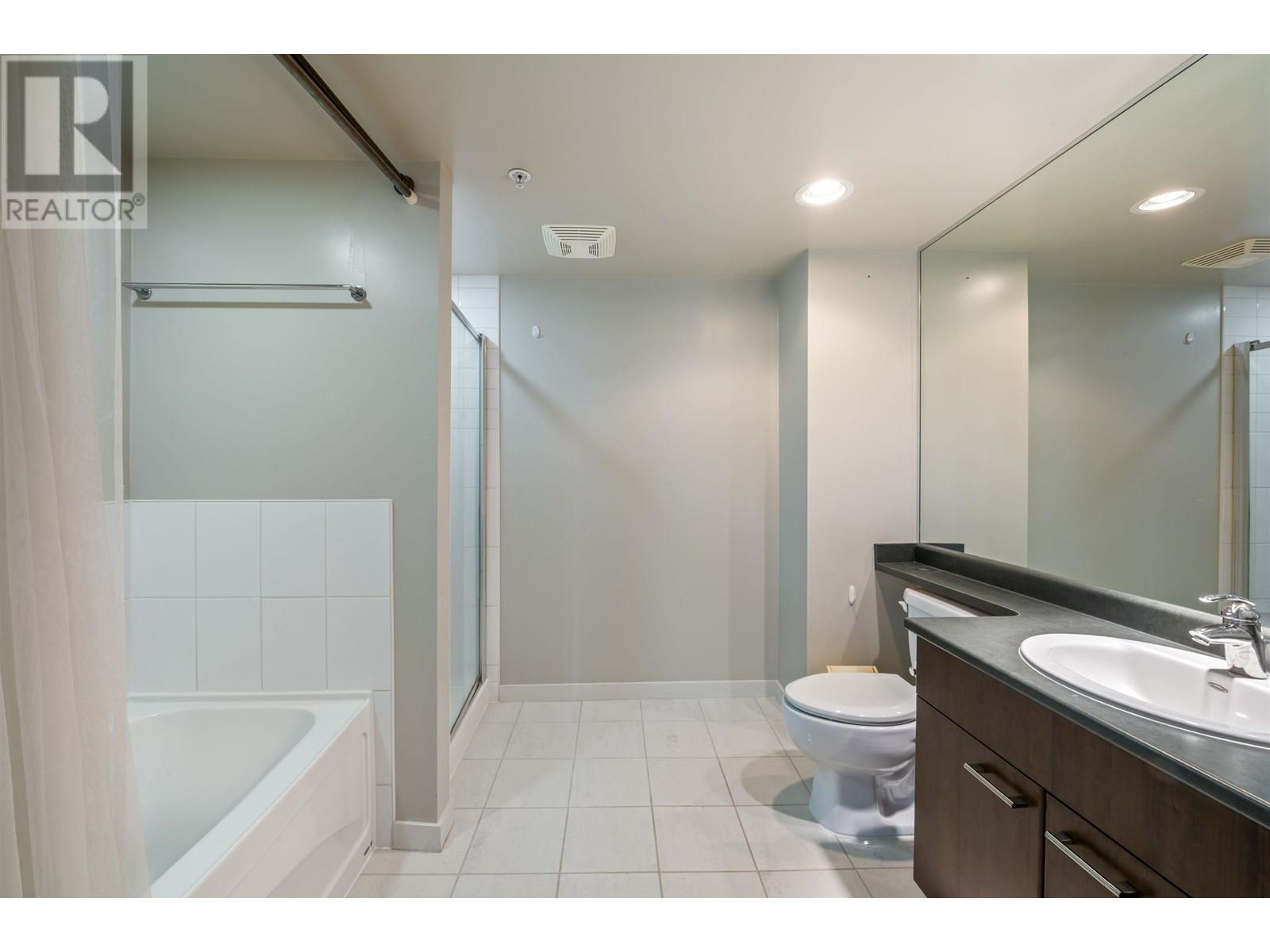 501 2979 Glen Drive, Coquitlam, British Columbia  V3B 0B2 - Photo 16 - R3013813