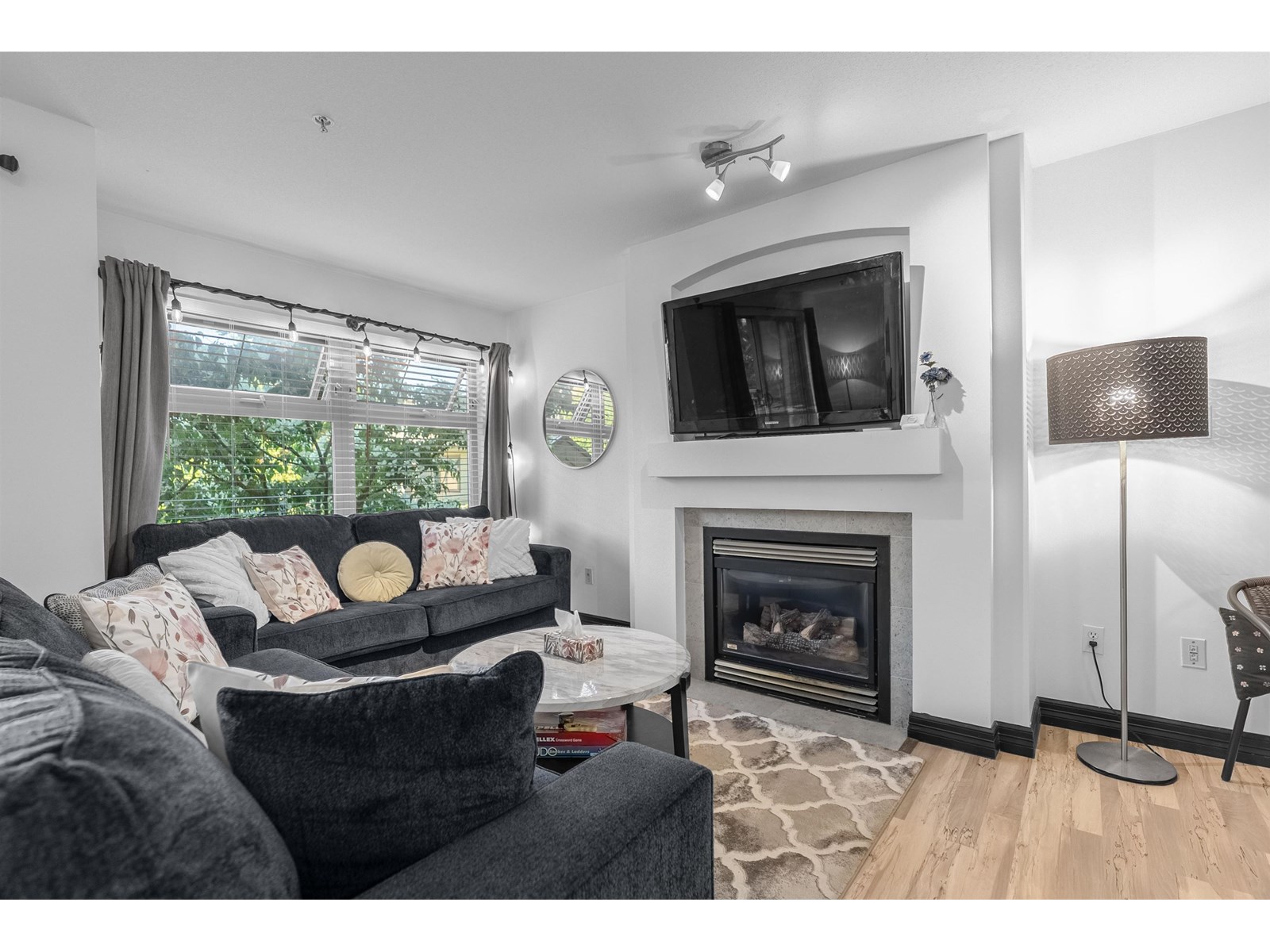 201 15220 Guildford Drive, Surrey, British Columbia  V3R 0Y6 - Photo 2 - R3013718