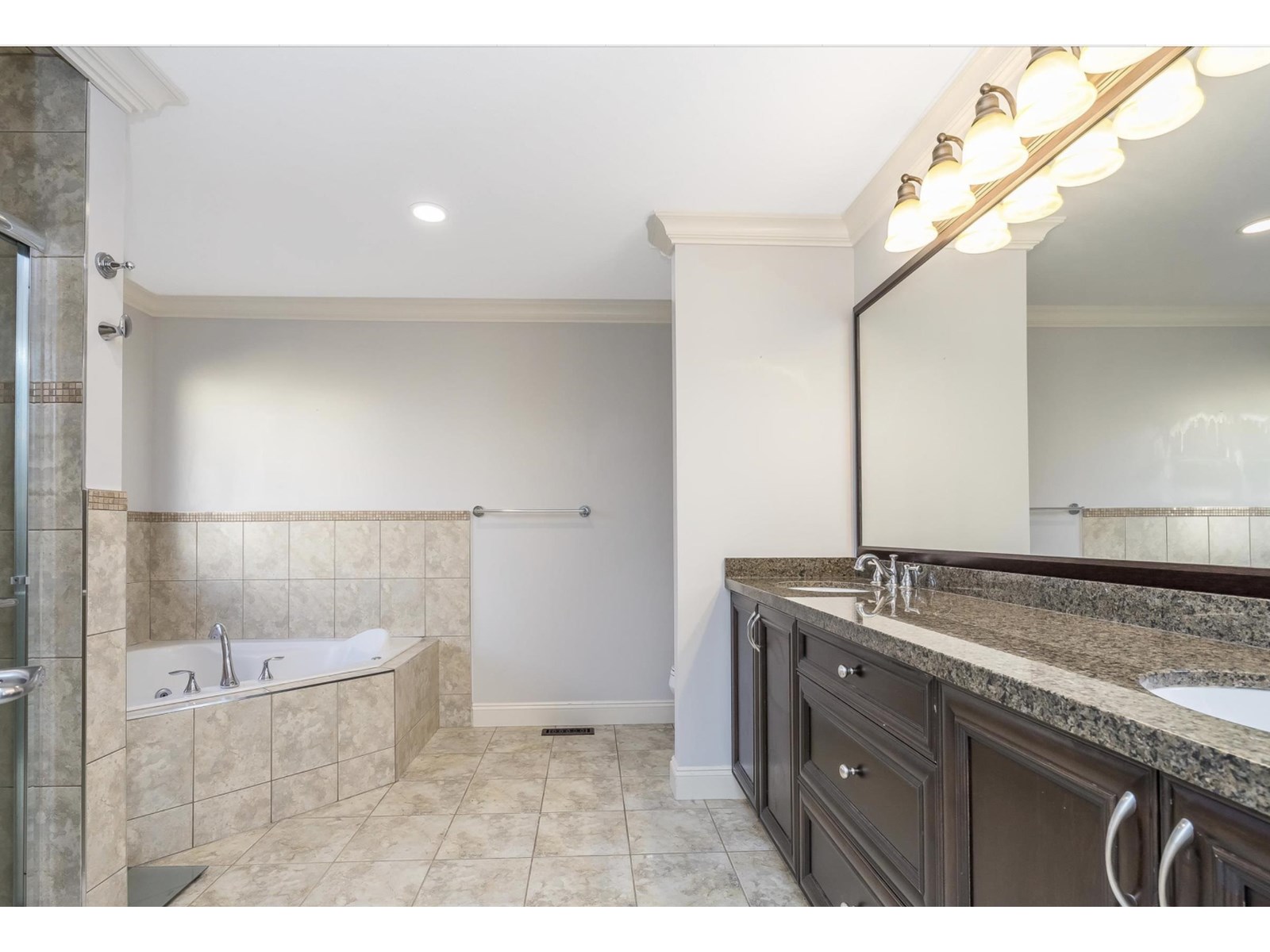 32656 Badger Avenue, Mission, British Columbia  V2V 5H7 - Photo 10 - R3013906