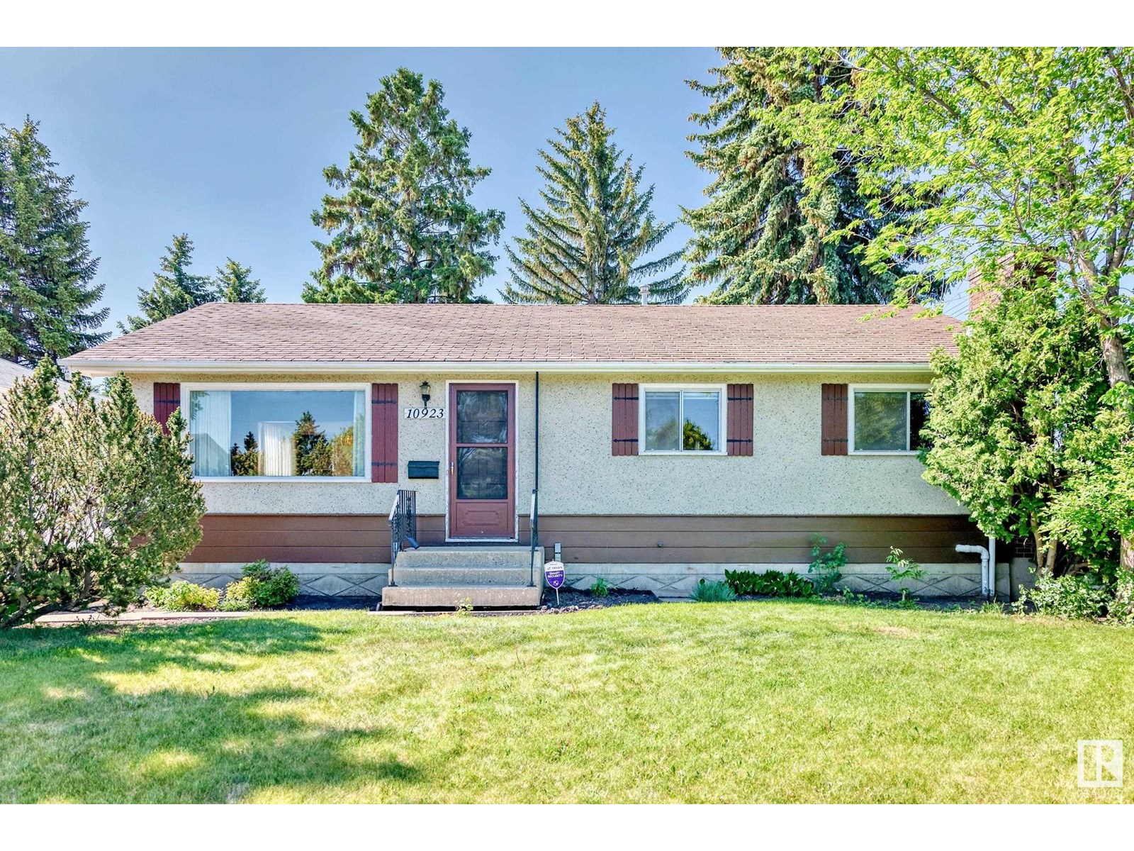 10923 135a Av Nw, Edmonton, Alberta  T5E 1T2 - Photo 1 - E4441556