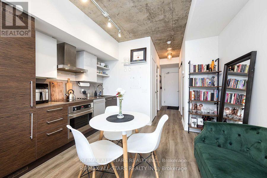 908 - 1030 King Street W, Toronto, Ontario  M6K 0B4 - Photo 2 - C12211043