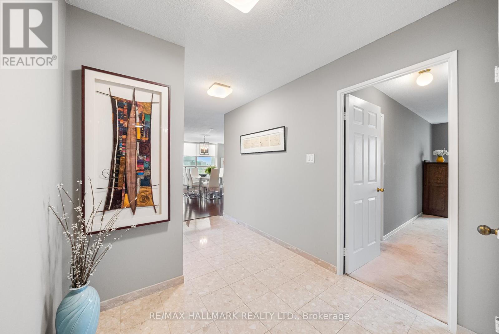 1001 - 215 Wynford Drive, Toronto (Flemingdon Park), Ontario  M3C 3P5 - Photo 5 - C12211081