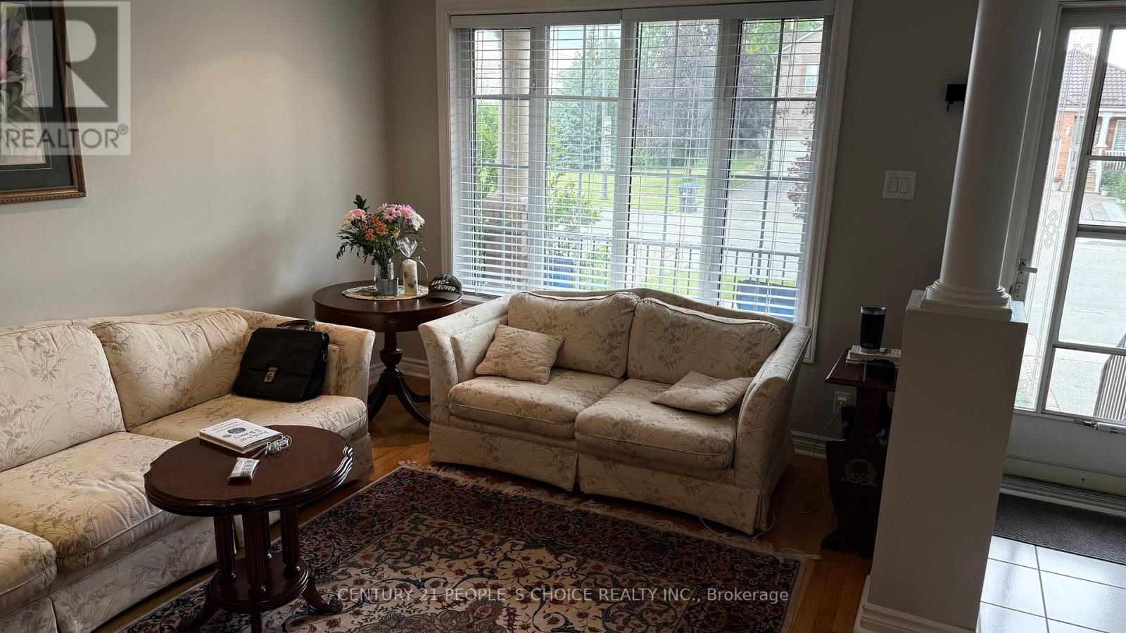 Upper - 3984 Mcdowell Drive, Mississauga, Ontario  L5M 6P4 - Photo 5 - W12198729